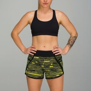 Lululemon Seawheeze Entry Tracker Shorts III Size 4 Black and Yellow Striped